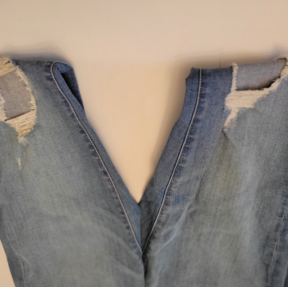 Universal Threads Blue Distressed Jeans Size 6 New With Tags Spring - Picture 3 of 5